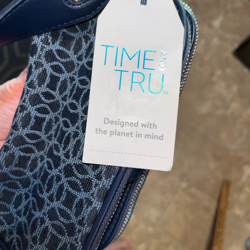 **Last chance** NWT Time and Tru Navy Crossbody Bag - Picture 8 of 9